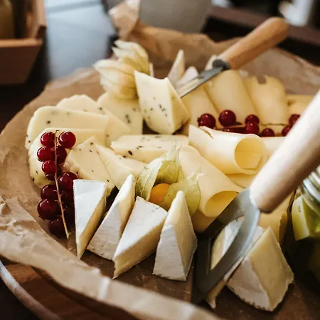 Airport Mara Готель