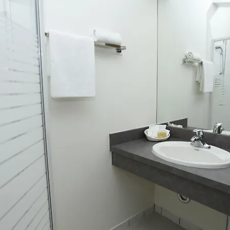 Airport Mara Готель