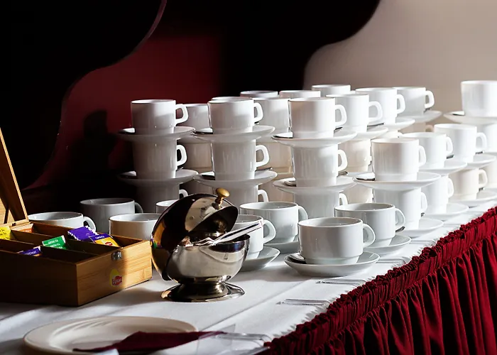 호텔 Airport Mara 3*