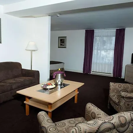 Airport Mara 호텔 3*