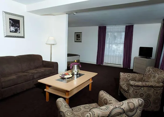 Airport Mara Hotell 3*